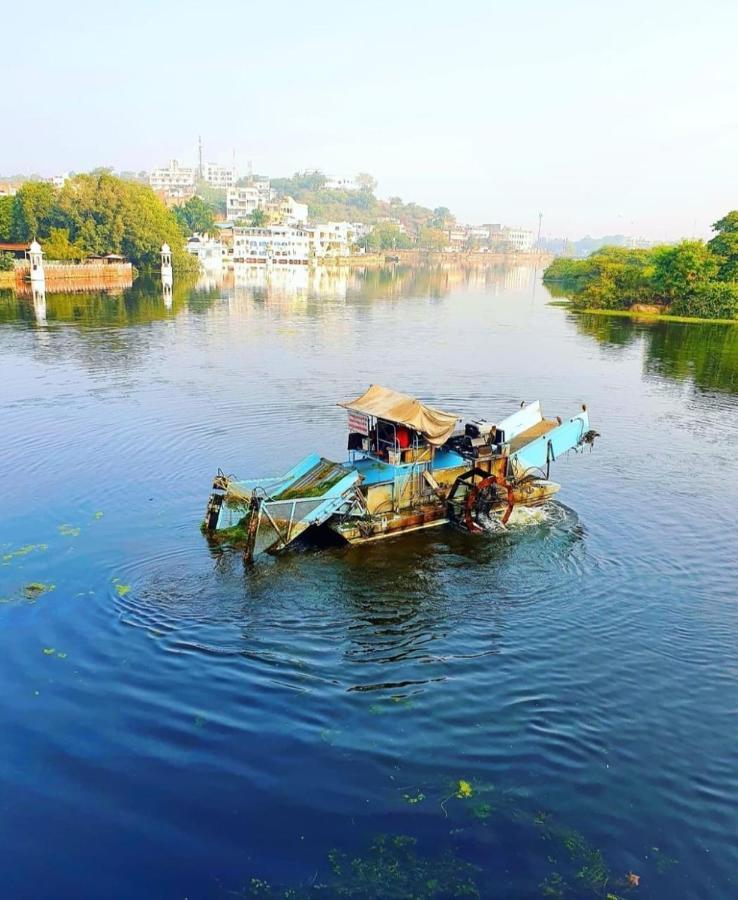 Antariksh Hotel Udaipur Bagian luar foto