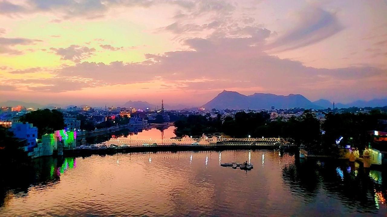 Antariksh Hotel Udaipur Bagian luar foto