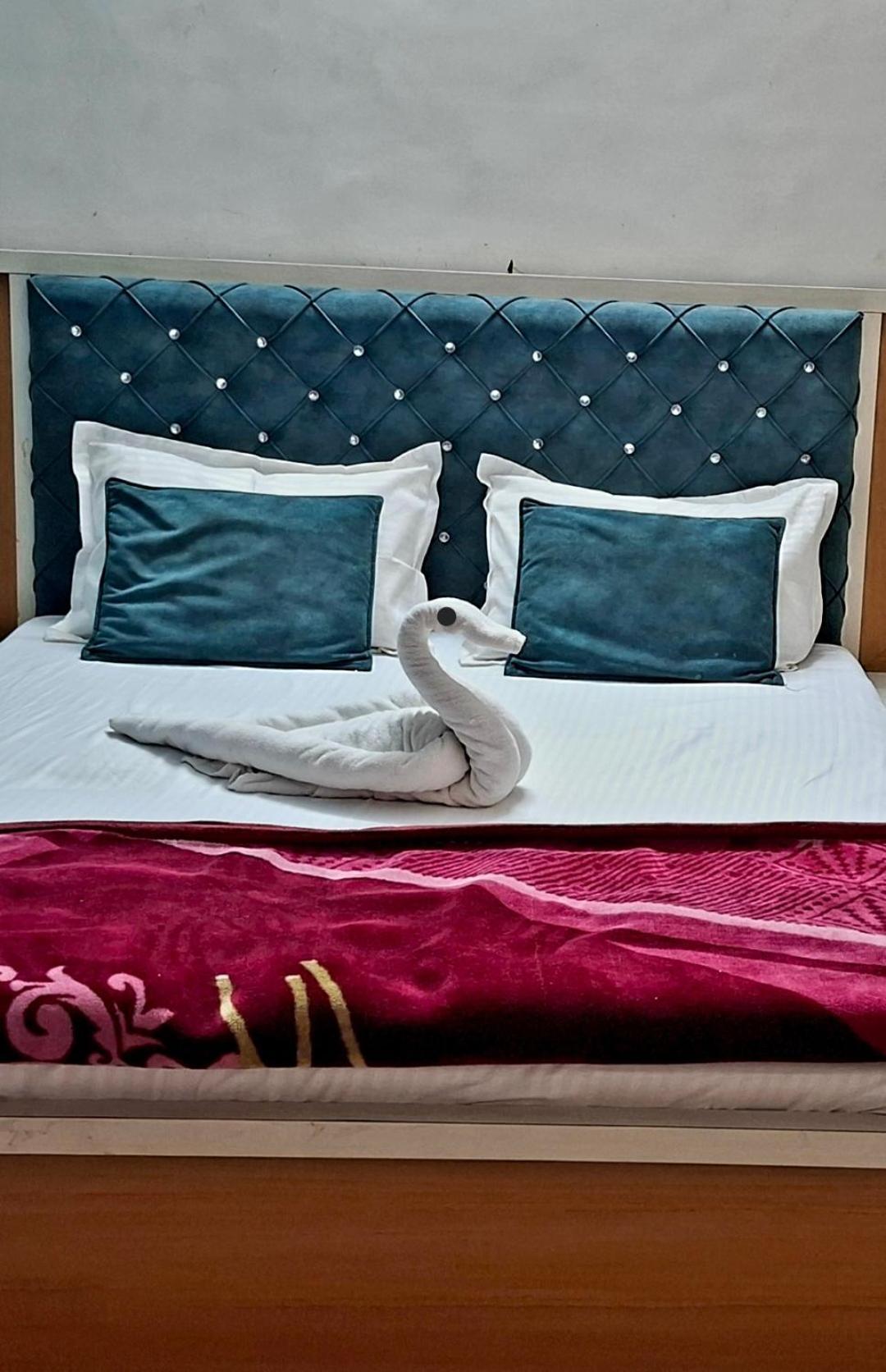 Antariksh Hotel Udaipur Bagian luar foto