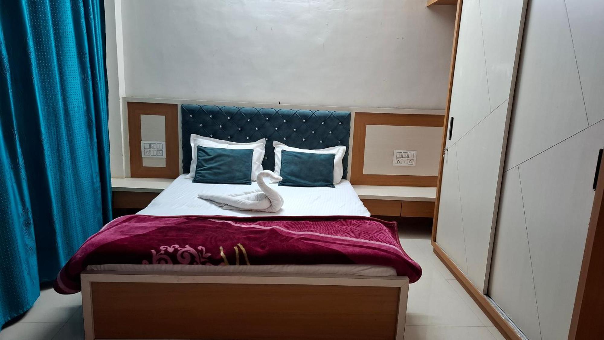 Antariksh Hotel Udaipur Bagian luar foto